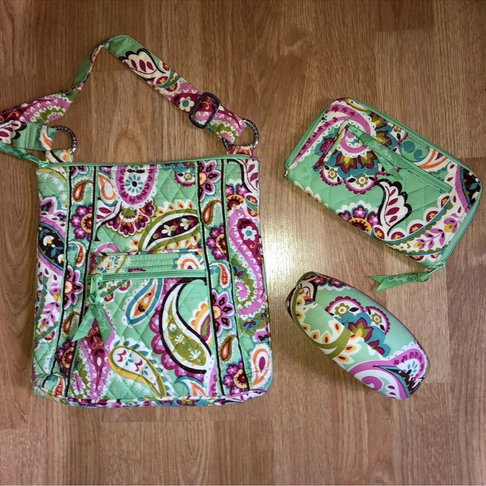 Vera Bradley Purse Tutti Fruitti Wristlet Bundle